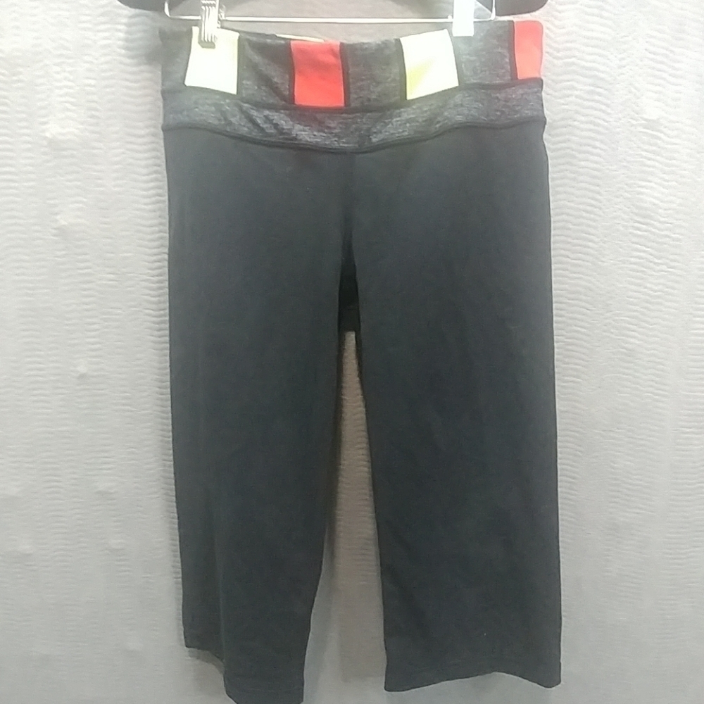 Lululemon Womens black athletic pants sz 8